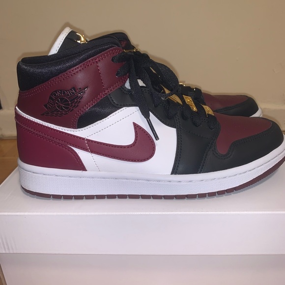 Air Jordan 1 Mid Beetroot - Picture 3 of 4